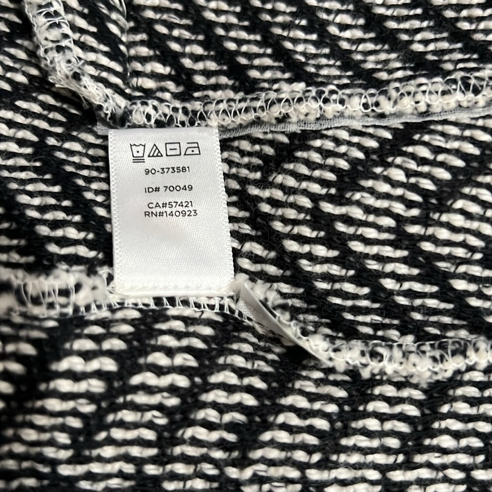Donated ✌🏼 🫶🏼 Lou & Grey Wrap Cardigan Sweater Black White Chevron Womens M - Picture 8 of 15
